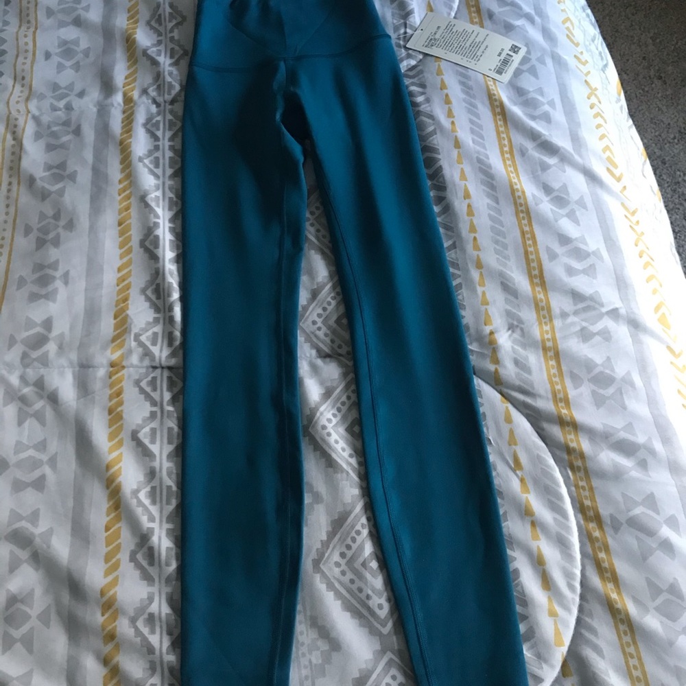 Brand new lululemon leggings!!